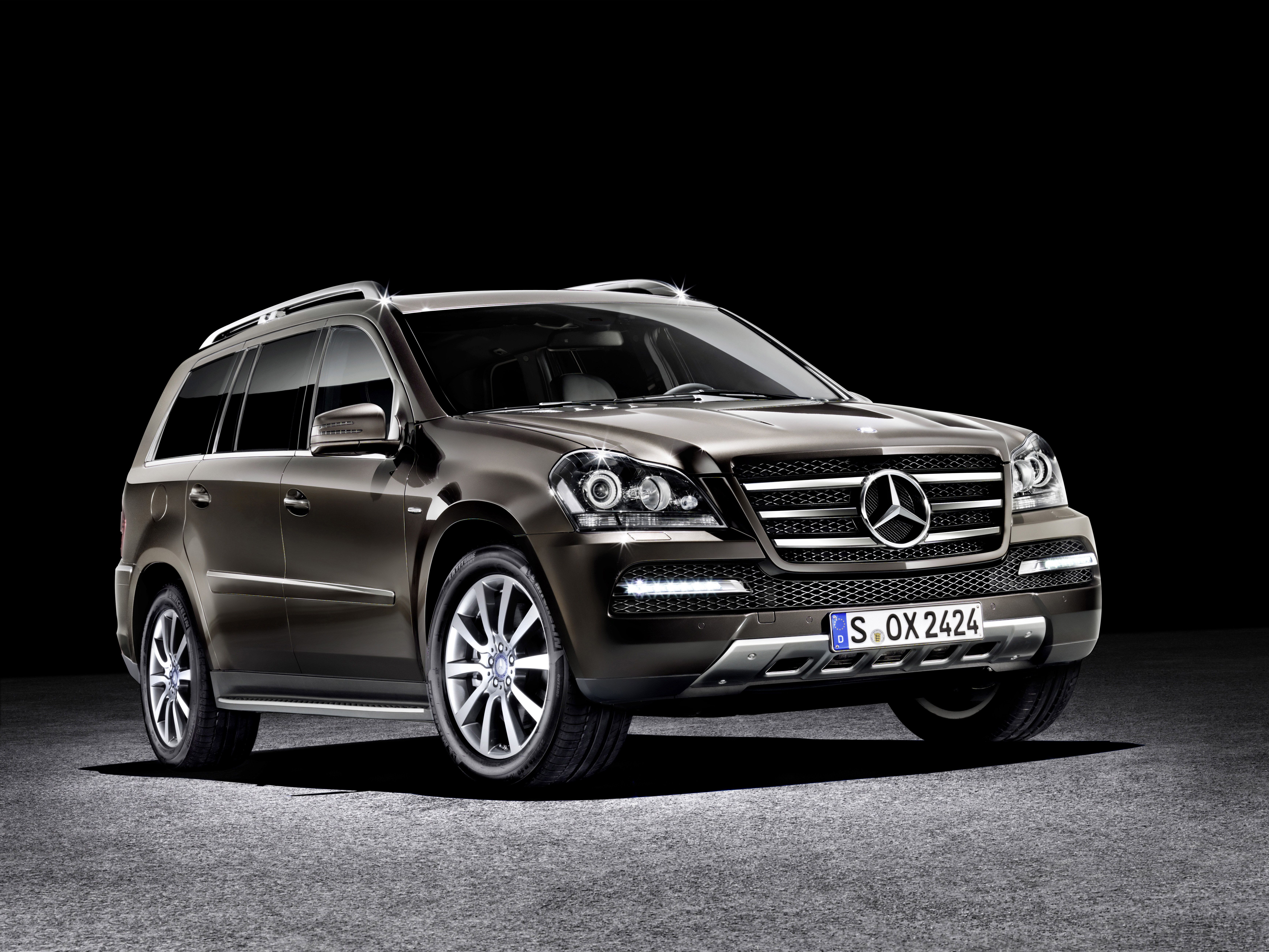 Mercedes_Benz_GL_Grand_Edition.jpg