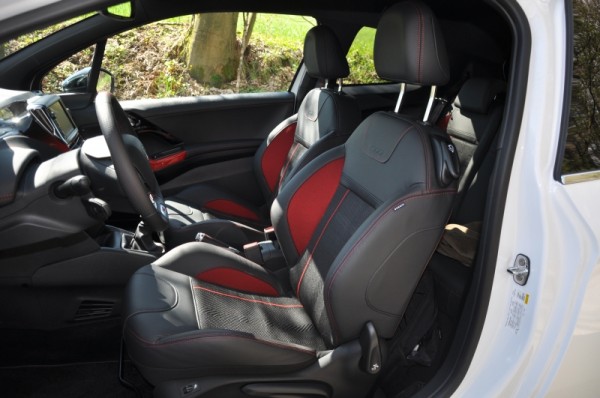 Peugeot 208 GTI Fahrbericht-Sitze