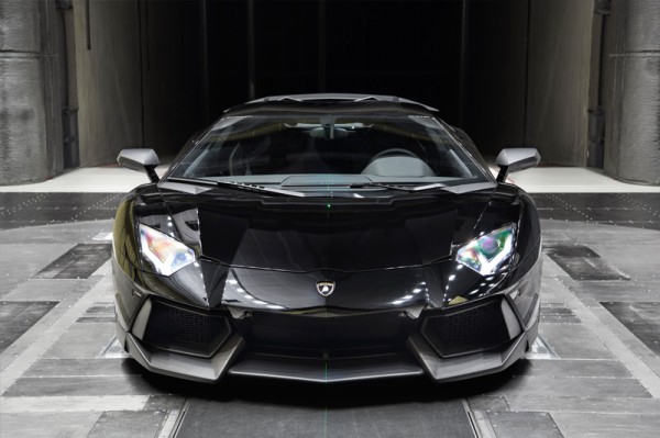 Lamborghini_Aventador_2013_01