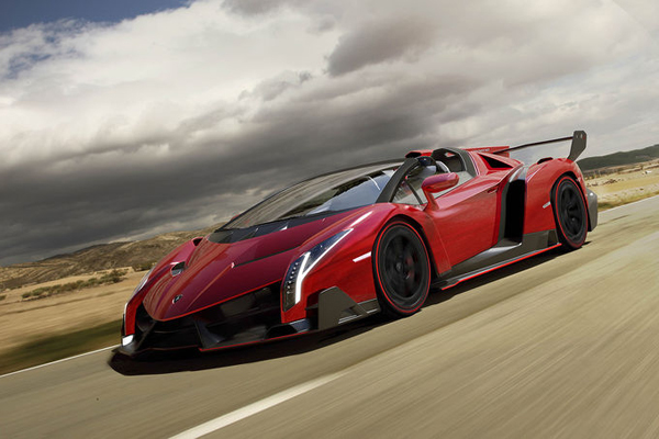 Lamborghini-Veneno-Roadster-2013-01