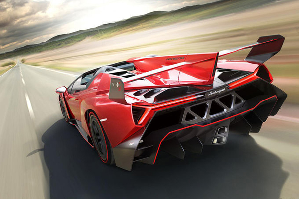 Lamborghini-Veneno-Roadster-2013-02