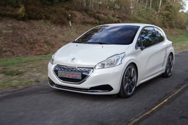 Peugeot_208_Hybrid_FE_2013_03