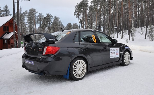 Michelin Winter Experience 2014 Subaru WRX STI Schwarz Hinten