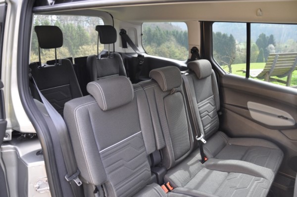 Ford Grand Tourneo Connect Hinten