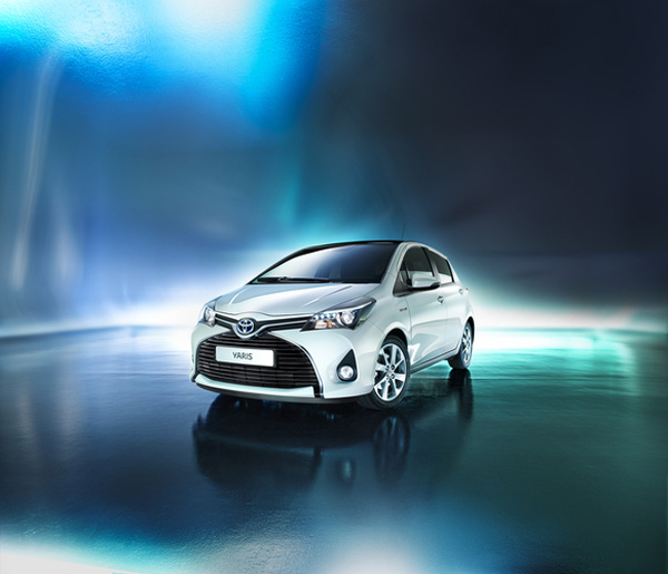 Toyota_Yaris_2014_01