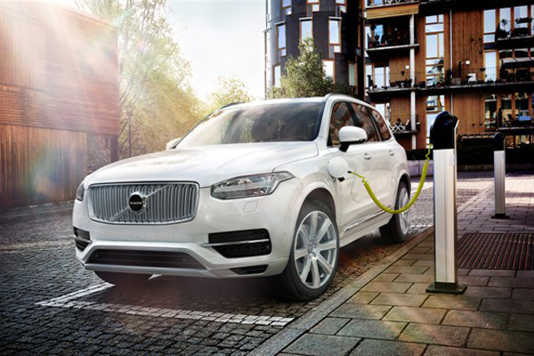 Volvo_XC90_Plugin_Hybrid_2014_01