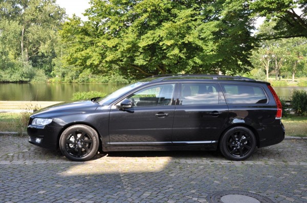 Volvo V70 Black Edition - Bild 001