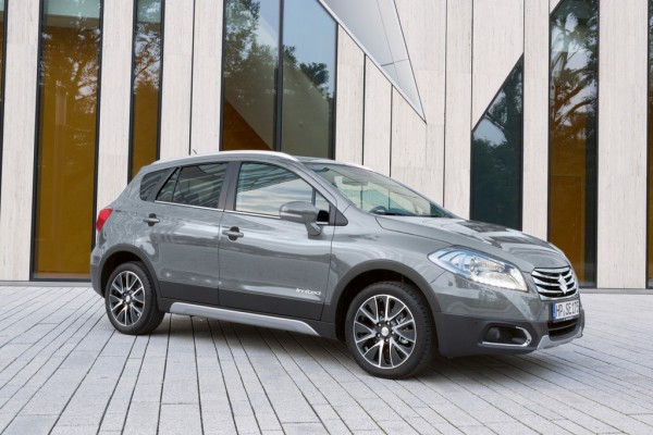 Suzuki SX4 S-Cross Limited+_2015_01