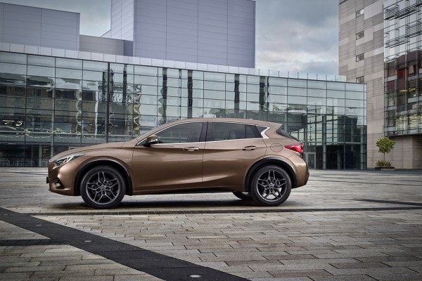 infiniti-q30_01