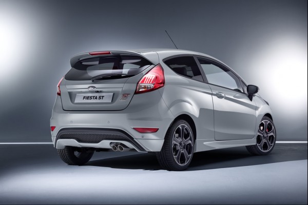 Ford Fiesta ST200_2016_02