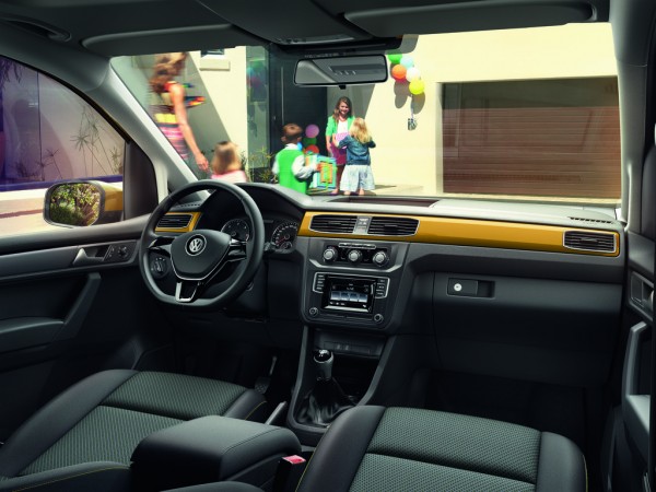 Volkswagen Caddy Family_2016_02
