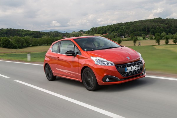 Peugeot 208_2016_01