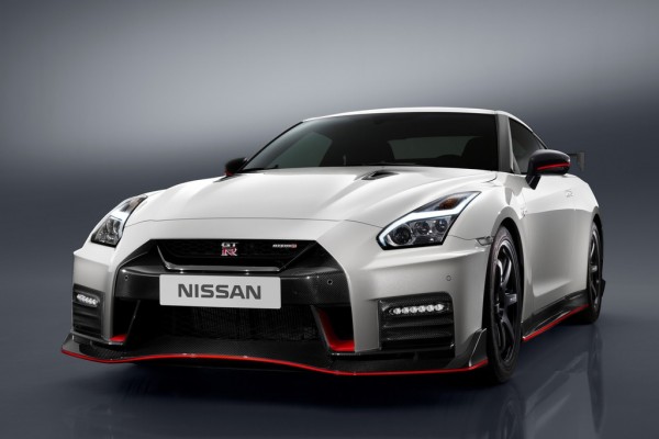 nissan-gt-r-nismo_2017_01