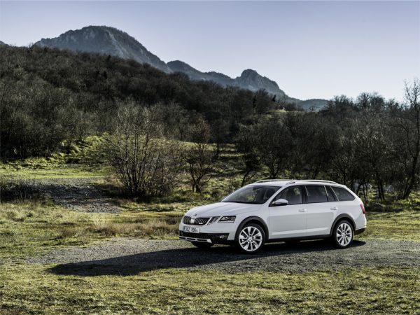 Škoda Octavia Combi Scout_2017_01