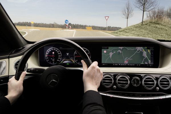 Mercedes-Benz Intelligent Drive in der neuen S-Klasse
