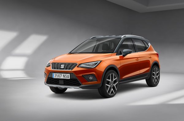 SEAT-Arona-2017-01