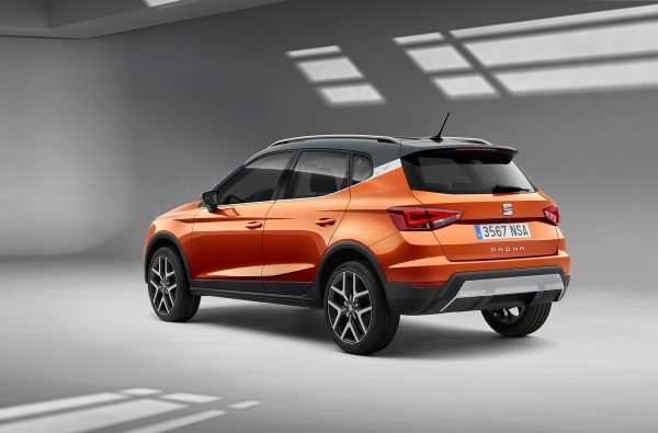 SEAT-Arona-2017-02