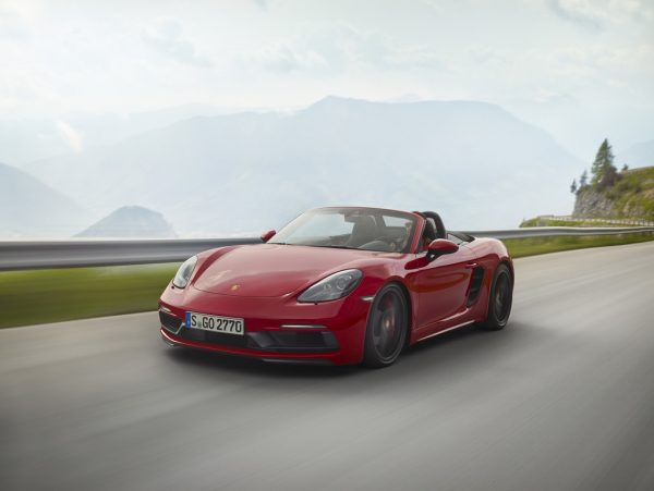 Porsche 718 Boxster_Cayman_GTS_2017_03