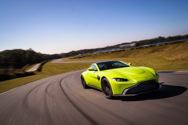 Aston-Martin-Vantage-V8_2018_01