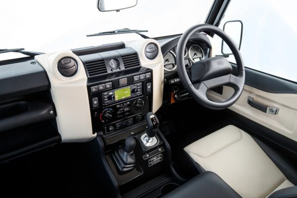 Land Rover Defender Works V8 70th Edition_2018_03