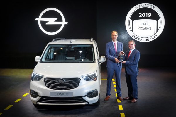 Opel Combo Cargo_Van of the year_2019_01