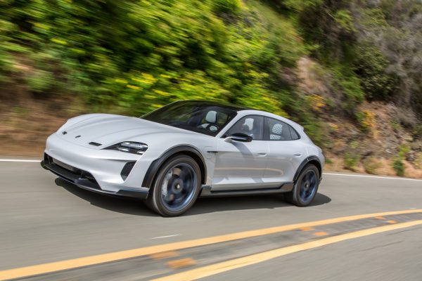 Porsche Mission E Cross Turismo_2019_01