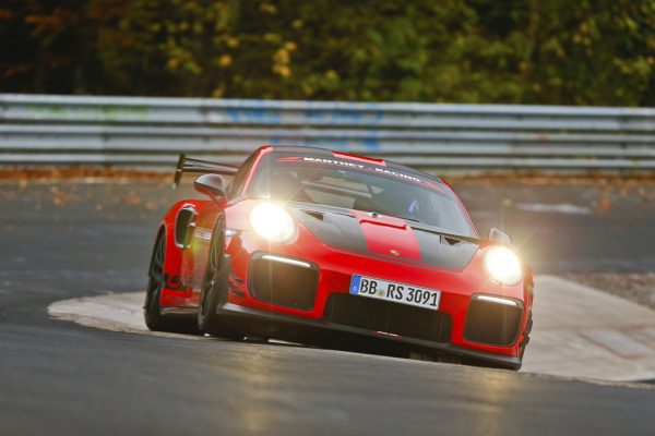 Porsche 911 GT2 RS MR bei der Rekordrunde über die Nürburgring-Nordschleife_2018_01